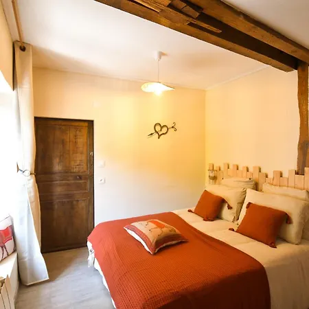 בית נופש Les Crins Du Vignoble Loches-sur-Ource